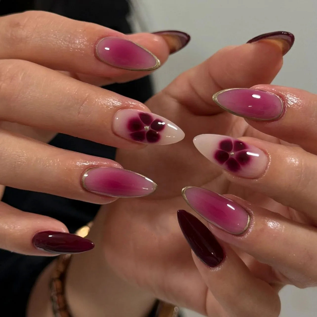 24pcs White Flower Press on Nail Tips