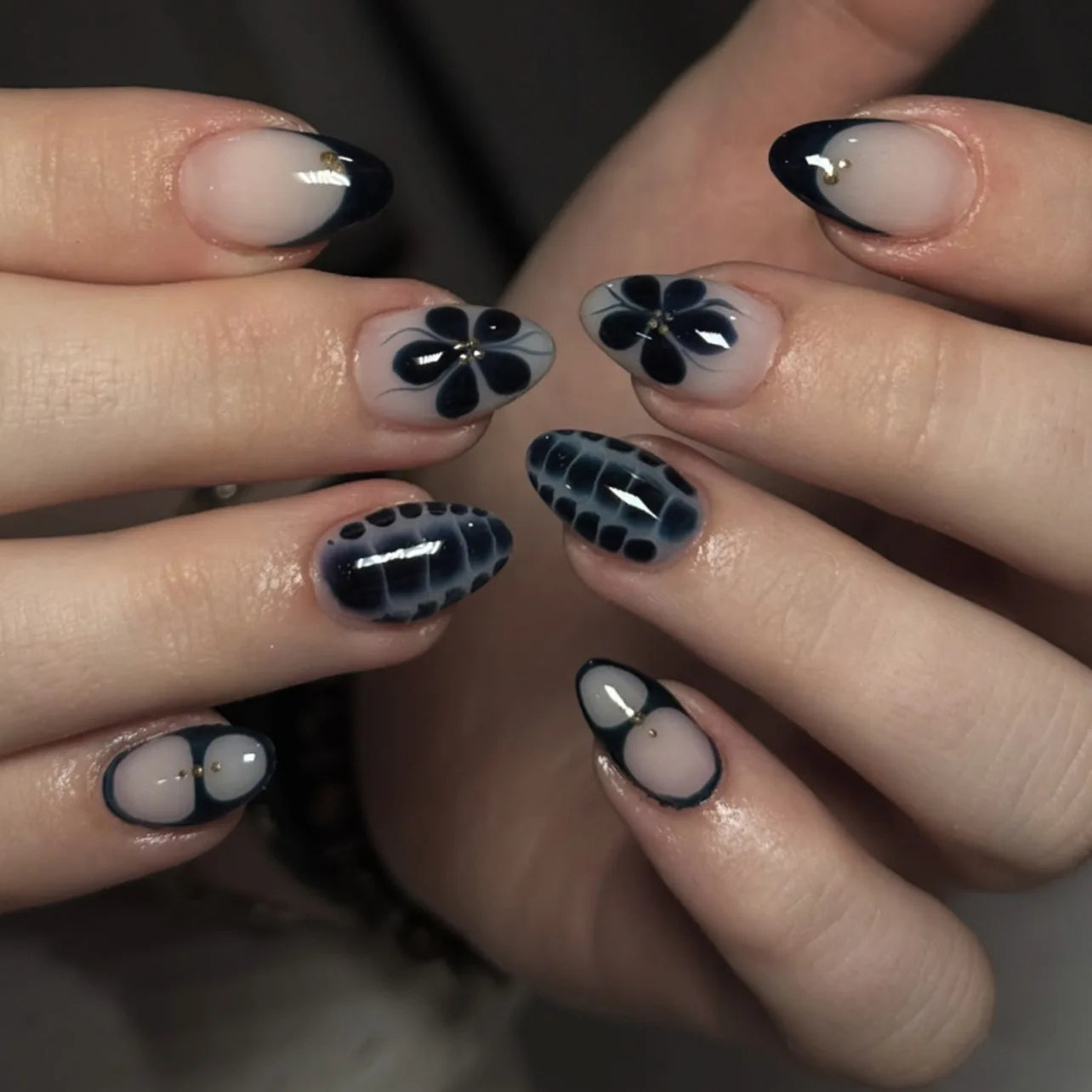 24Pcs Press on Nails, Silver Bow with Diamond with Glue Almond Nail Set