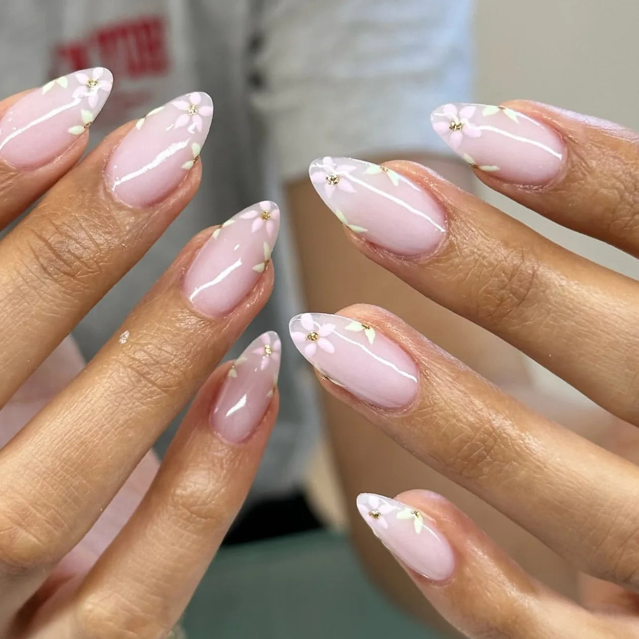24pcs White Flower Press on Nail Tips