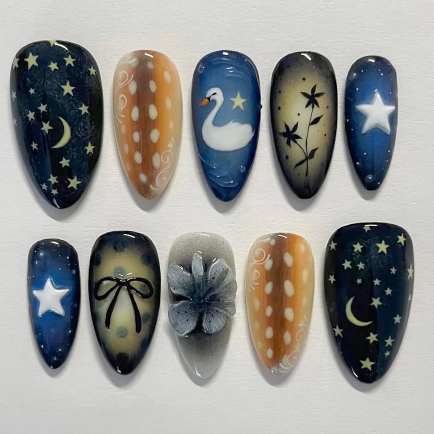 24pcs White Flower Press on Nail Tips