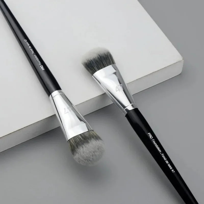 Professional Foundation Brush 47 Broom Head