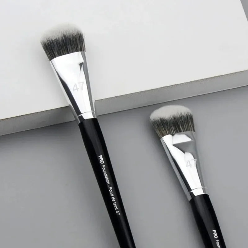 Professional Foundation Brush 47 Broom Head