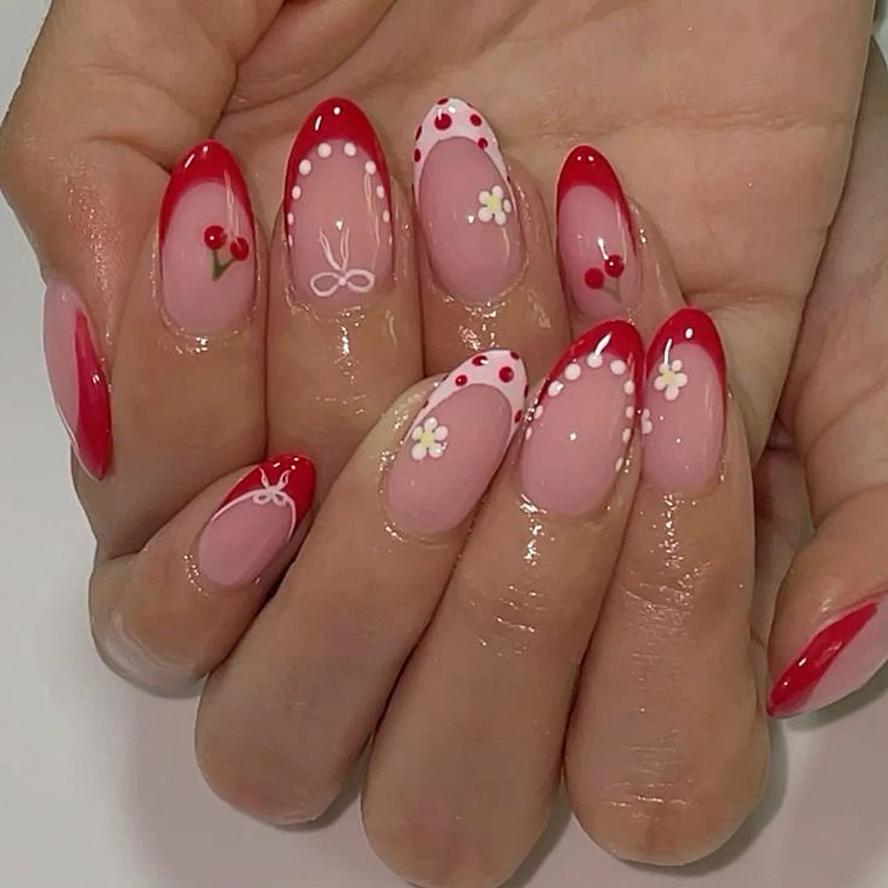 24pcs White Flower Press on Nail Tips