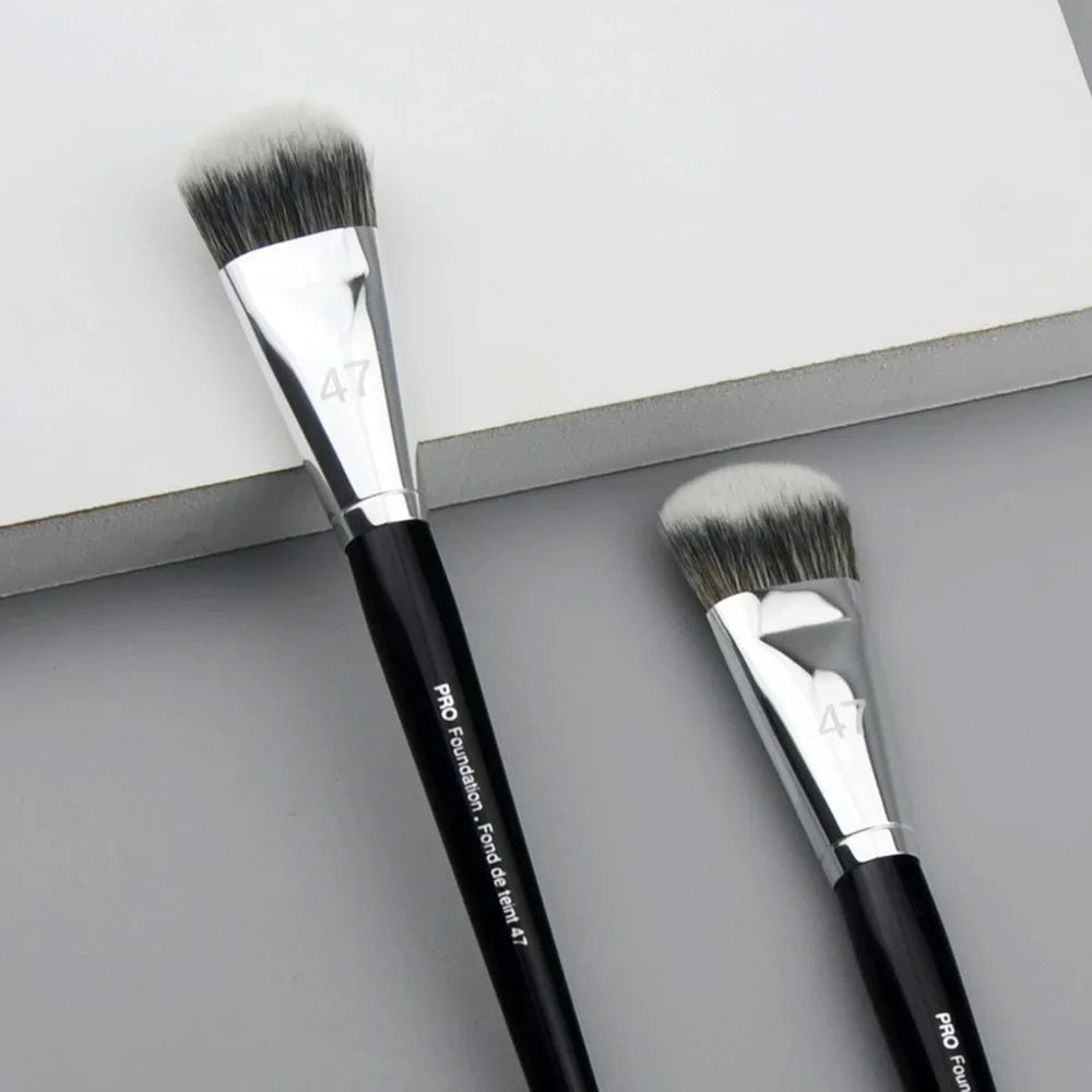 Professional Foundation Brush 47 Broom Head