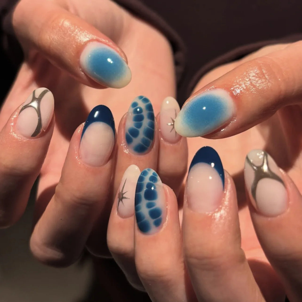 24Pcs Press on Nails, Silver Bow with Diamond with Glue Almond Nail Set