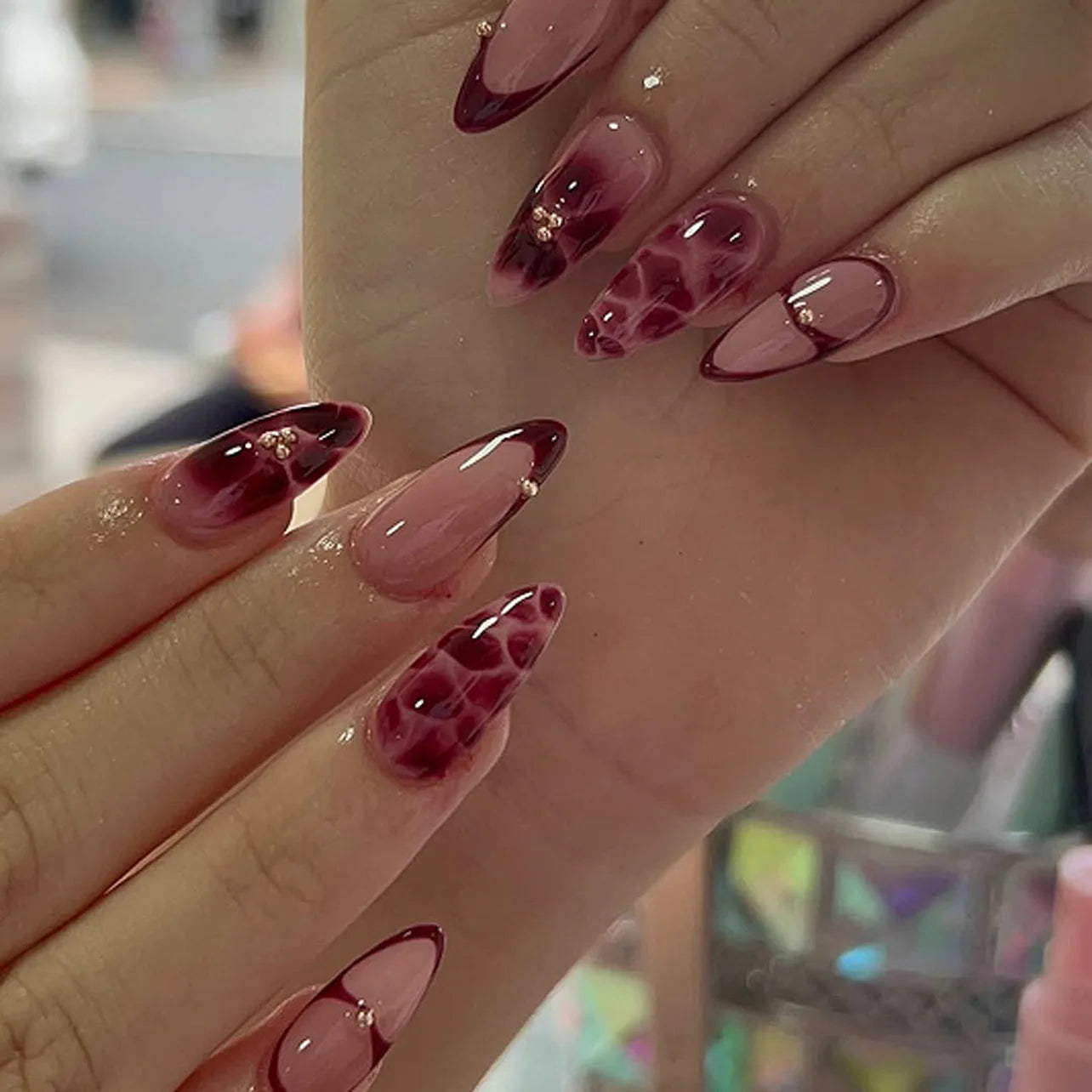 24pcs White Flower Press on Nail Tips