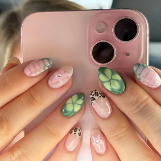 24pcs White Flower Press on Nail Tips
