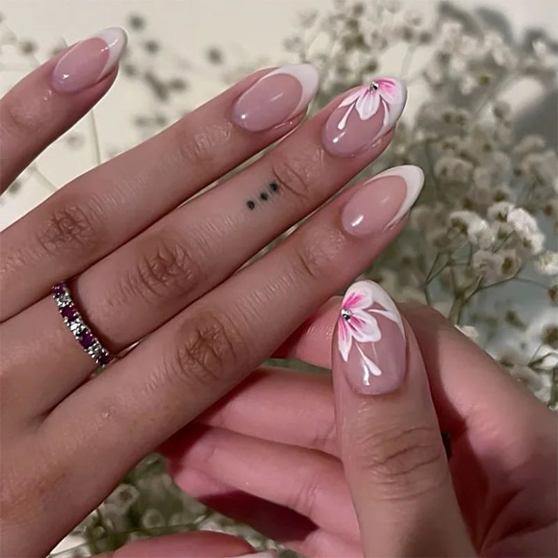 24pcs White Flower Press on Nail Tips
